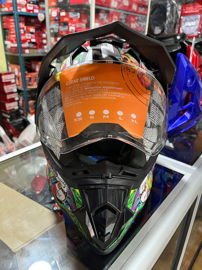 Casco deportivo (Graffiti)